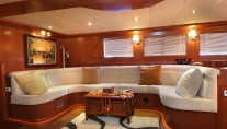 Arabella Salon Lounge